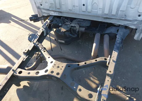 2018 Toyota Tacoma Trd Off Road z USA, uszkodzony, nr VIN 3TMAZ5CN8JM068737